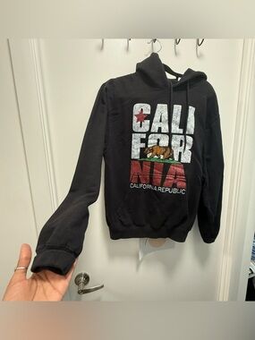 California Graphic Pullover Black Hoodie - Women's Sweatshirt S